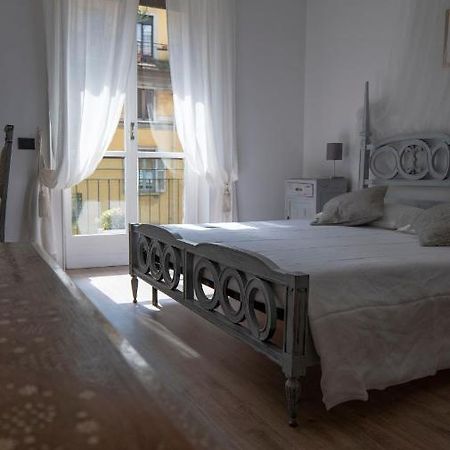 Beautiful Floral Apartment On Navigli มิลาน ภายนอก รูปภาพ