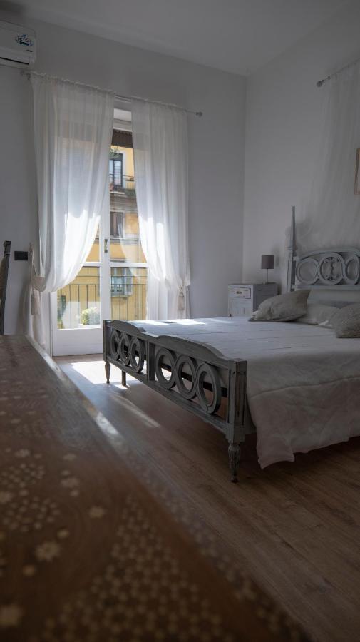 Beautiful Floral Apartment On Navigli มิลาน ภายนอก รูปภาพ