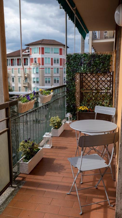 Beautiful Floral Apartment On Navigli มิลาน ภายนอก รูปภาพ